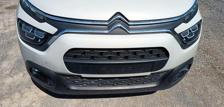 CITROEN C3 1.2 PURETECH 110 SHINE EAT – ESSENCE – 14650 KMS – ANNEE 2023 BEIGE PZ3G348