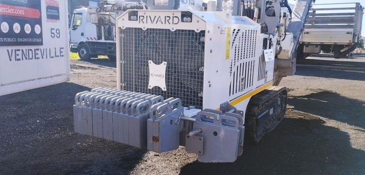 RIVARD TRANCHEUSE DE SOL RIVCITY TRCITY SUR CHENILLES AVEC TAPIS CONVOYEUR – 226 HEURES  RV8326