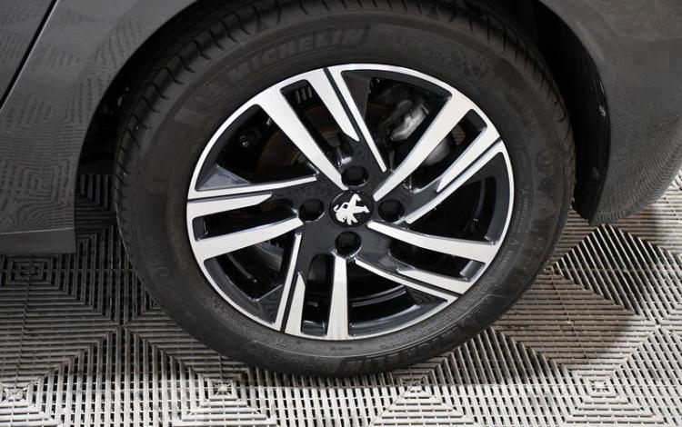 PEUGEOT 208 1.2 PURETECH 100 ALLURE GRIS SK305XG