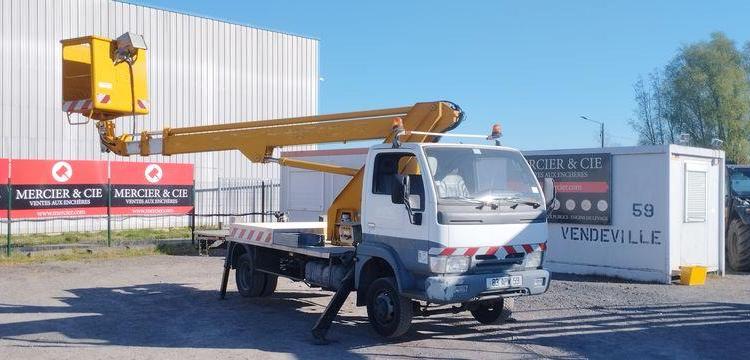 NISSAN CABSTAR E3,5T 3,0 TD 125 CV AVEC NACELLE MULTITEL ALU AF 20 M – DIESEL 4174 H BLANC 83APW59