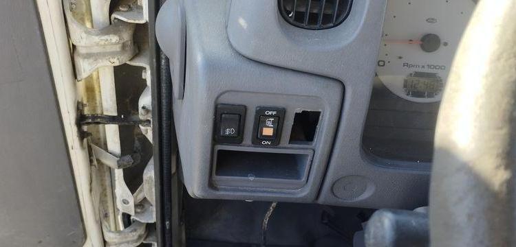 NISSAN CABSTAR E3,5T 3,0 TD 125 CV AVEC NACELLE MULTITEL ALU AF 20 M – DIESEL 4174 H BLANC 83APW59
