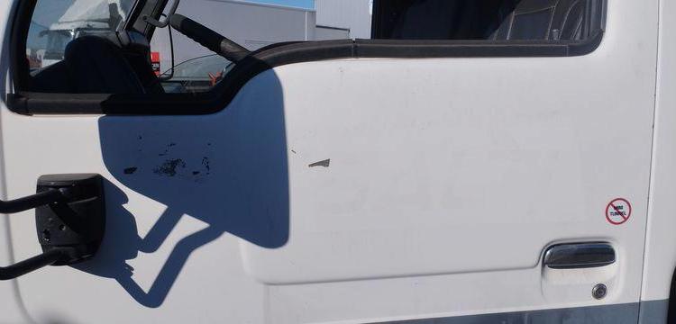 NISSAN CABSTAR E3,5T 3,0 TD 125 CV AVEC NACELLE MULTITEL ALU AF 20 M – DIESEL 4174 H BLANC 83APW59