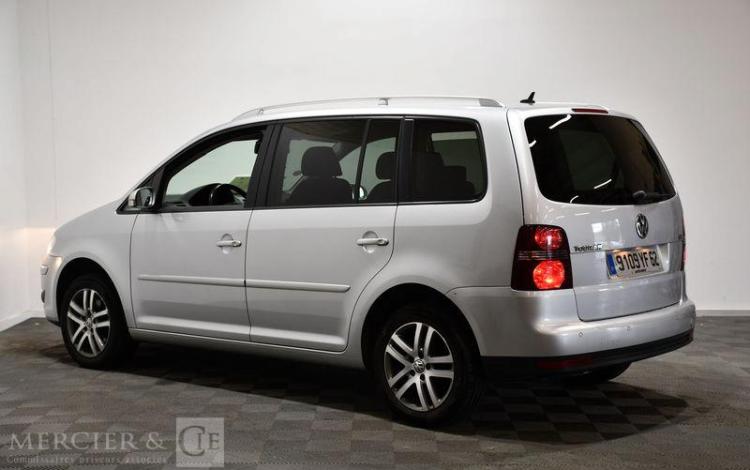 VOLKSWAGEN TOURAN 1,9 TDI 105 CONFORT LINE 7 PLS GRIS 9109YF62