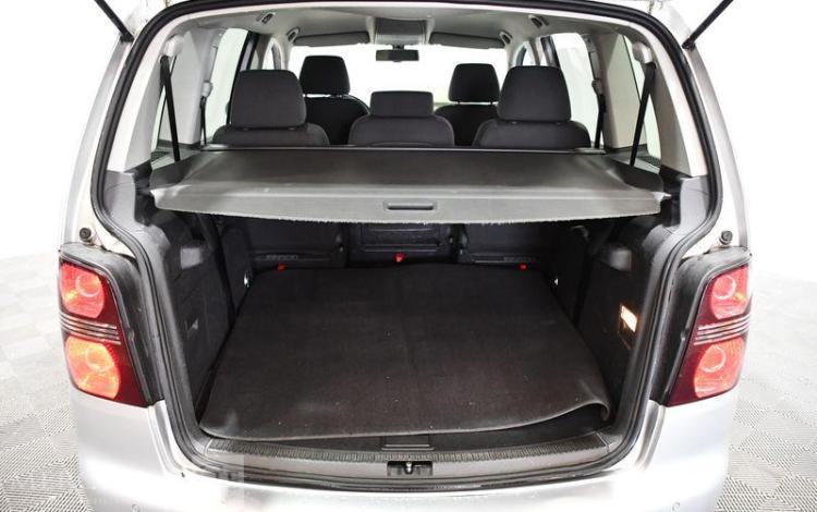 VOLKSWAGEN TOURAN 1,9 TDI 105 CONFORT LINE 7 PLS GRIS 9109YF62