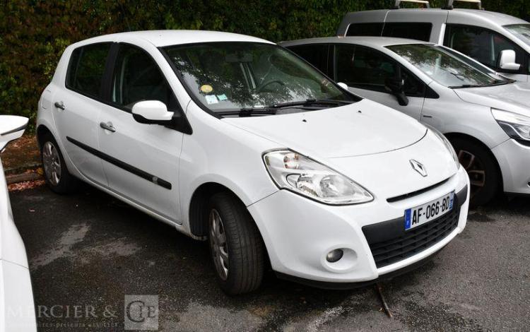 RENAULT CLIO III 1.5 DCI 70 BLANC AF-066-BD