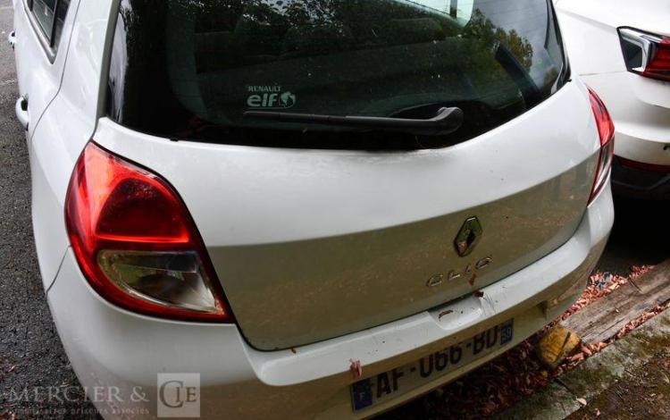 RENAULT CLIO III 1.5 DCI 70 BLANC AF-066-BD