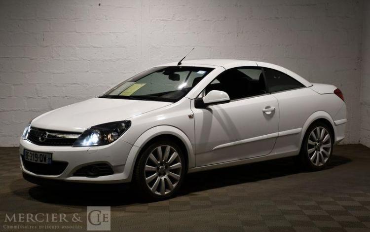 OPEL ASTRA TWINTOP 1.9 CDTI 150 COSMO BLANC BE-319-QW