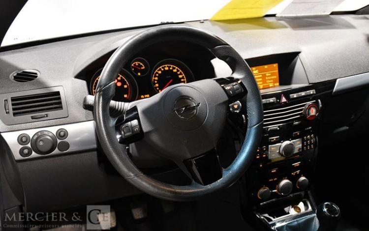 OPEL ASTRA TWINTOP 1.9 CDTI 150 COSMO BLANC BE-319-QW