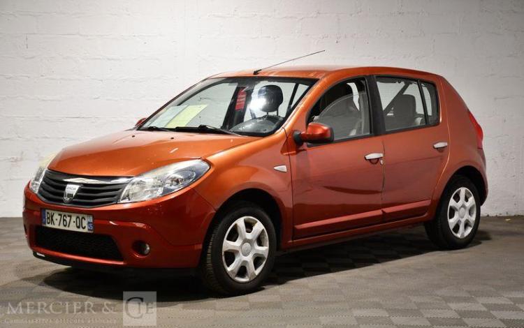 DACIA SANDERO 1.5 DCI 85CH PRESTIGE ROUGE BK-767-QC