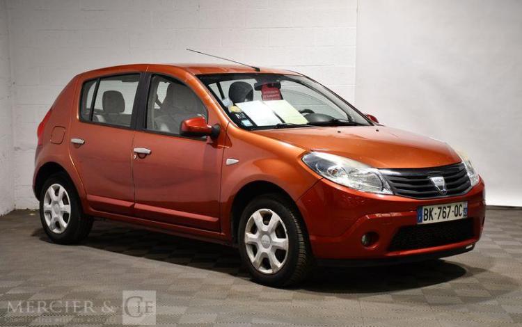 DACIA SANDERO 1.5 DCI 85CH PRESTIGE ROUGE BK-767-QC