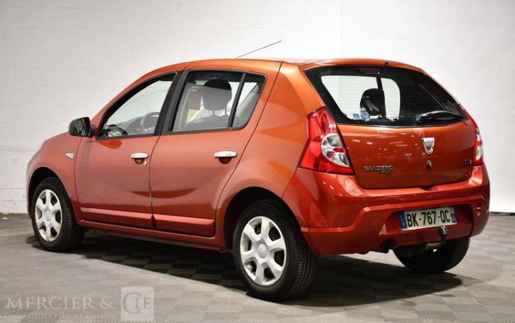 DACIA SANDERO 1.5 DCI 85CH PRESTIGE ROUGE BK-767-QC
