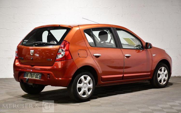DACIA SANDERO 1.5 DCI 85CH PRESTIGE ROUGE BK-767-QC