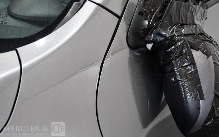 NISSAN JUKE GRIS BP-593-VW