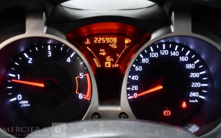 NISSAN JUKE GRIS BP-593-VW