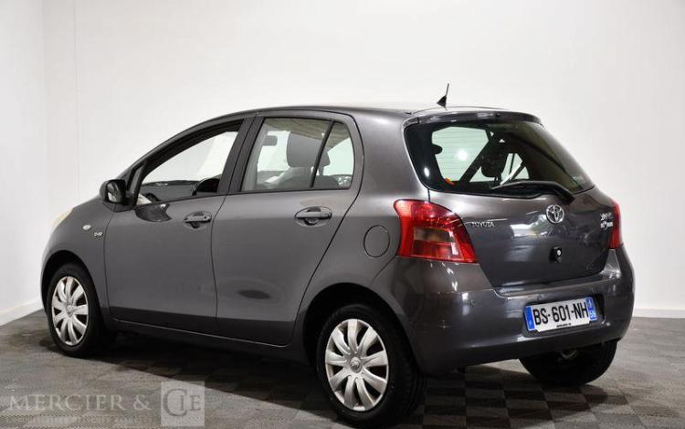 TOYOTA YARIS 1.4 D4D 90 LUNA PACK GRIS BS-601-NH