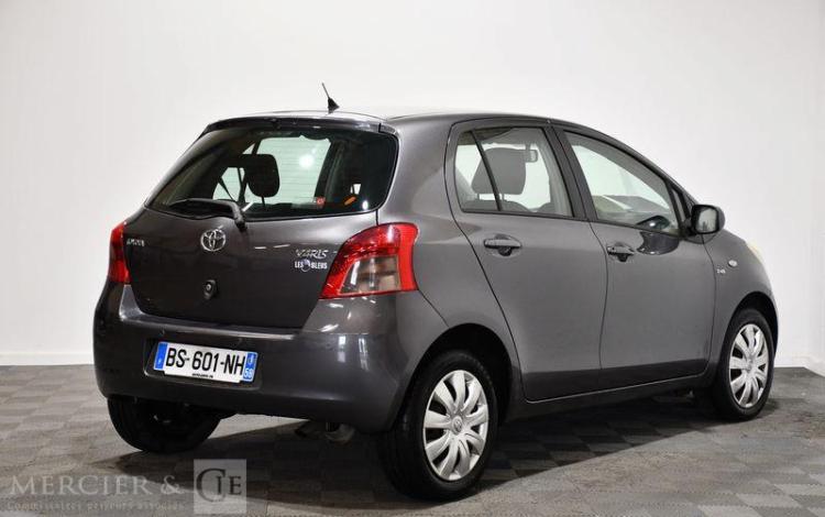 TOYOTA YARIS 1.4 D4D 90 LUNA PACK GRIS BS-601-NH