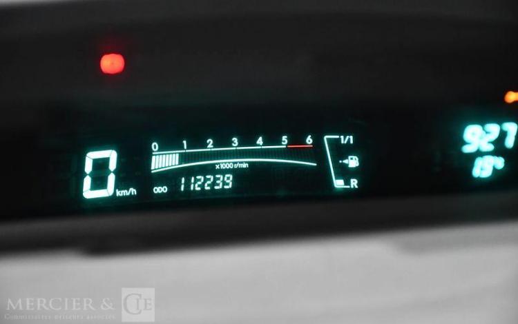 TOYOTA YARIS 1.4 D4D 90 LUNA PACK GRIS BS-601-NH