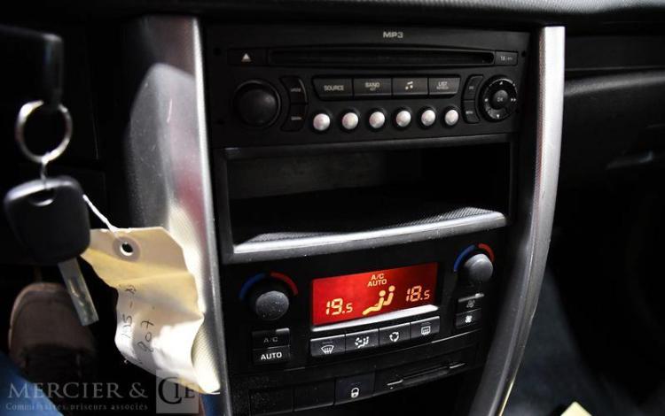 PEUGEOT 207 1,6 HDI 90 EXECUTIVE NOIR CC-795-XD