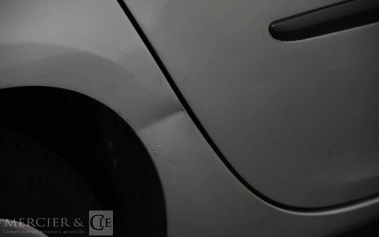 RENAULT CLIO 1,2 75 ALIZE GRIS CE-736-QD