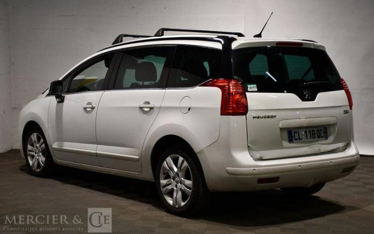 PEUGEOT 5008 1.6 HDI 110 ALLURE BLANC CL-118-QC