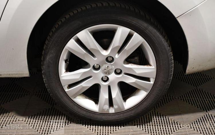 PEUGEOT 5008 1.6 HDI 110 ALLURE BLANC CL-118-QC