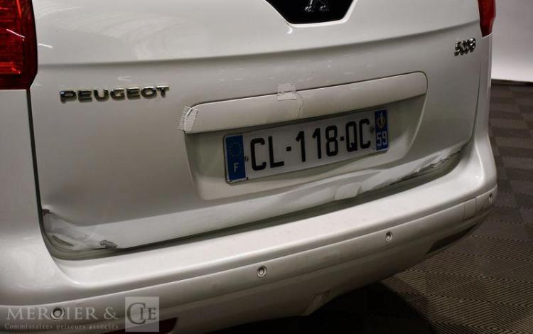 PEUGEOT 5008 1.6 HDI 110 ALLURE BLANC CL-118-QC