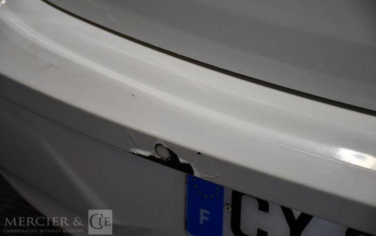 BMW SERIE 1 1,6 114D 95 LOUNGE BLANC CY-825-ZD