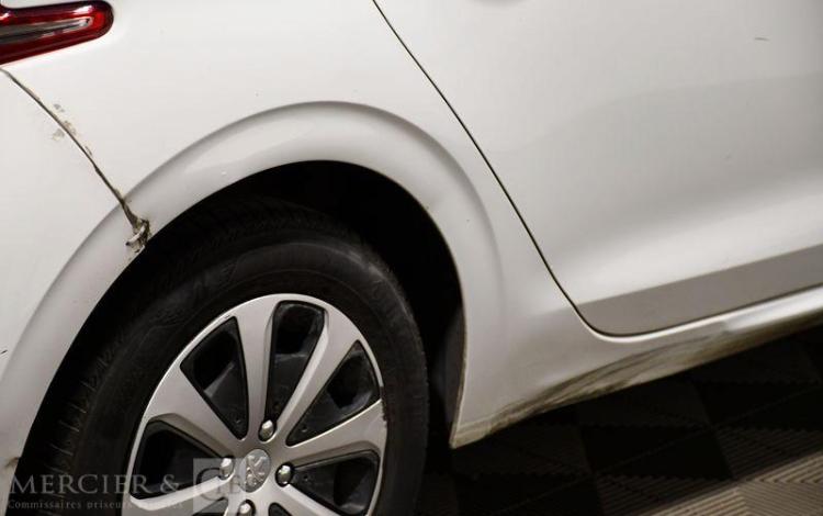 PEUGEOT 208 AFF 1,4 e-HDI PACK CLIM CONFORT 5P BLANC CZ-267-QF