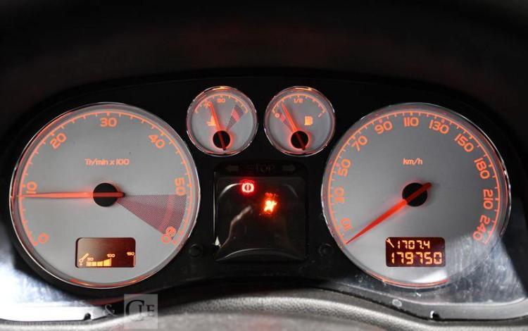PEUGEOT 307 CC 2,0 HDI 135 SPORT BLEU DB-061-RT