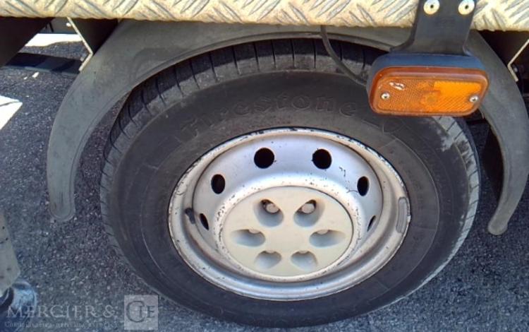 IVECO 35S12 NACELLE SUR VL 17M 3145H GSR E179T ROUGE DB-689-LQ