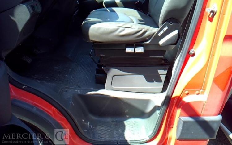 IVECO 35S12 NACELLE SUR VL 17M 3145H GSR E179T ROUGE DB-689-LQ
