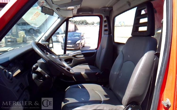 IVECO 35S12 NACELLE SUR VL 17M 3145H GSR E179T ROUGE DB-689-LQ