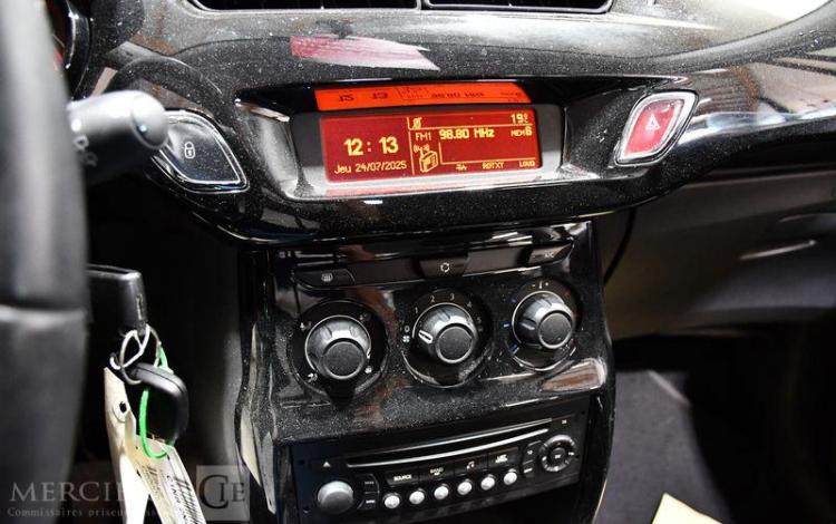 CITROEN C3 1.2 PURETECH 80 MUSIC BOX NOIR DE-770-SQ