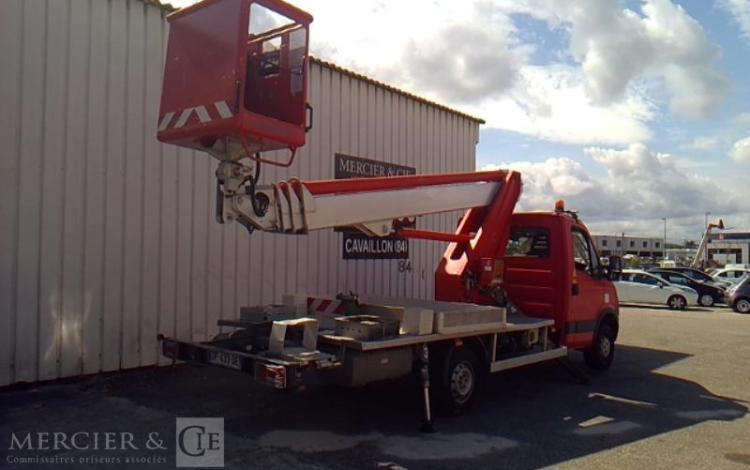 IVECO DAILY AVEC NACELLE MULTITEL MT202DS 20M  DF-433-QE