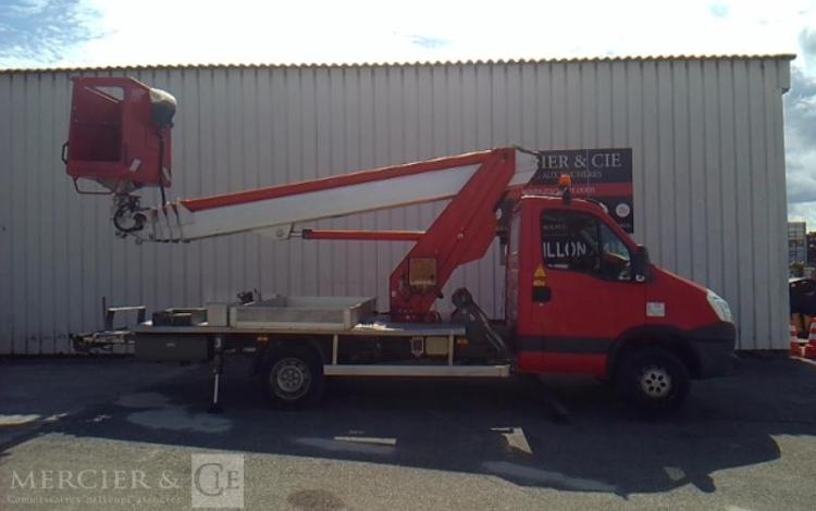 IVECO DAILY AVEC NACELLE MULTITEL MT202DS 20M  DF-433-QE