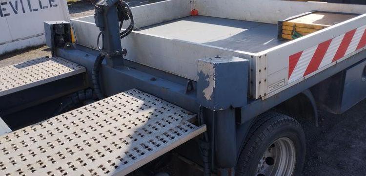 NISSAN CABSTAR 3,0 TD 125 CV AVEC NACELLE MULTITEL 160 ALU DS – DIESEL – 4774 HEURES BLANC DZ-453-YV