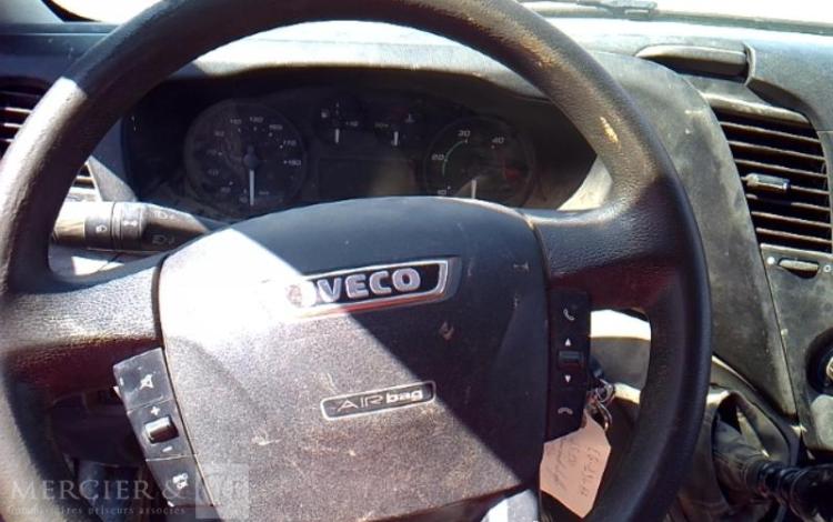 IVECO 35-130 BENNE SIMPLE CABINE COFFRE ROUGE EG-194-HA