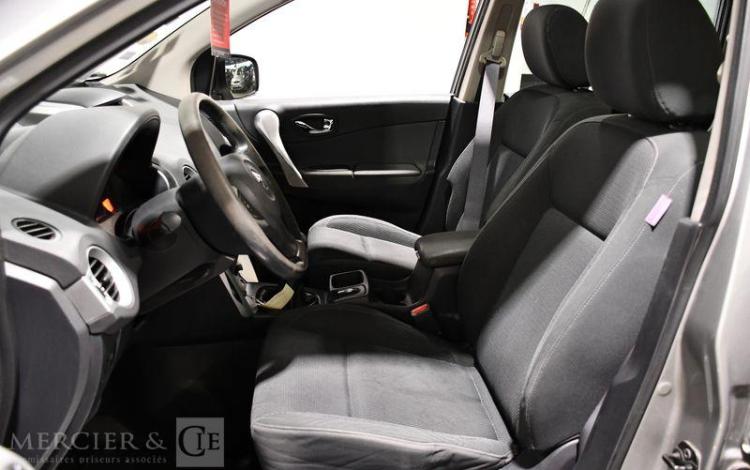 RENAULT KOLEOS 2,0 DCI150 DYNAMIQUE 4X2 GRIS EG-430-VF