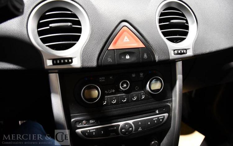 RENAULT KOLEOS 2,0 DCI150 DYNAMIQUE 4X2 GRIS EG-430-VF