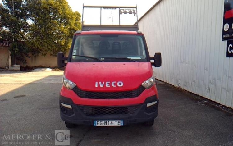 IVECO 35-130 BENNE DOUBLE CABINE ROUGE EG-814-TB