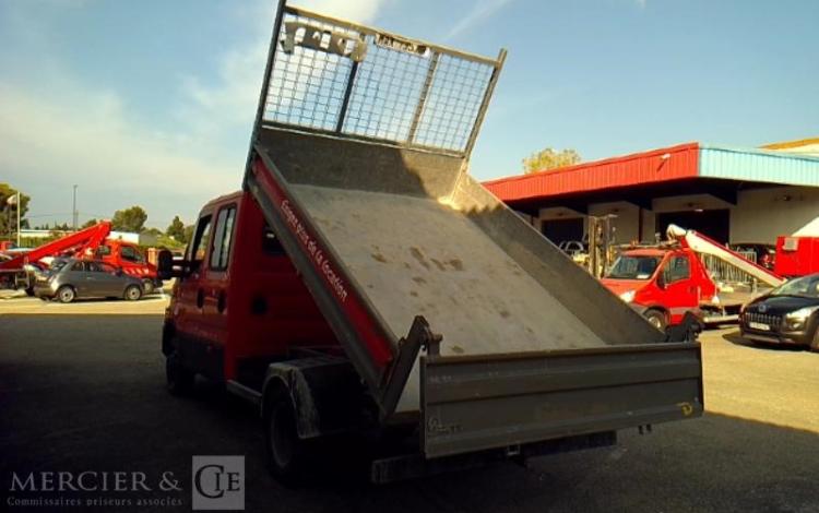 IVECO 35-130 BENNE DOUBLE CABINE ROUGE EG-814-TB