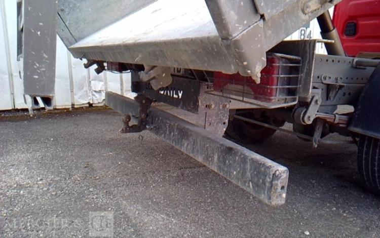 IVECO 35-130 BENNE DOUBLE CABINE ROUGE EG-814-TB