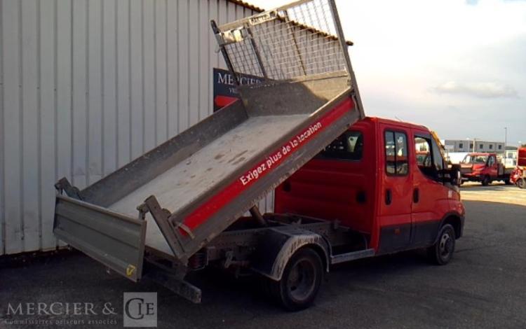 IVECO 35-130 BENNE DOUBLE CABINE ROUGE EG-814-TB
