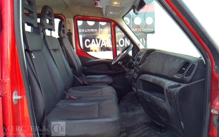 IVECO 35-130 BENNE DOUBLE CABINE ROUGE EG-814-TB