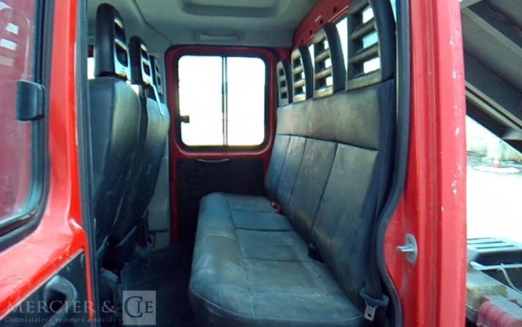 IVECO 35-130 BENNE DOUBLE CABINE ROUGE EG-814-TB