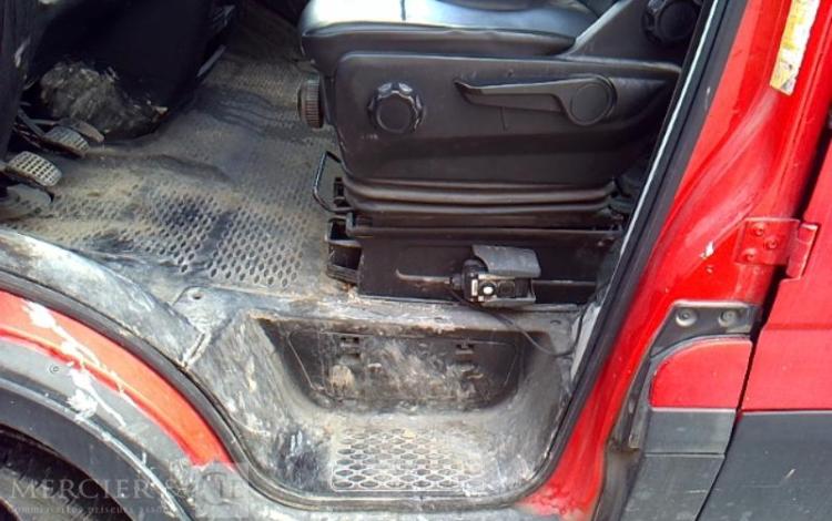 IVECO 35-130 BENNE DOUBLE CABINE ROUGE EG-814-TB