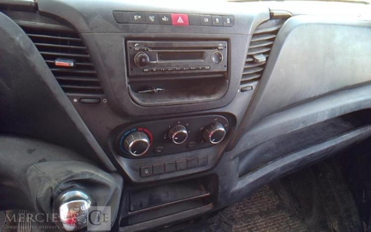 IVECO 35-130 BENNE DOUBLE CABINE ROUGE EG-814-TB