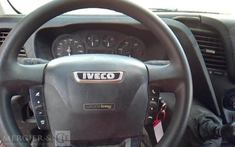 IVECO 35-130 BENNE DOUBLE CABINE ROUGE EG-814-TB