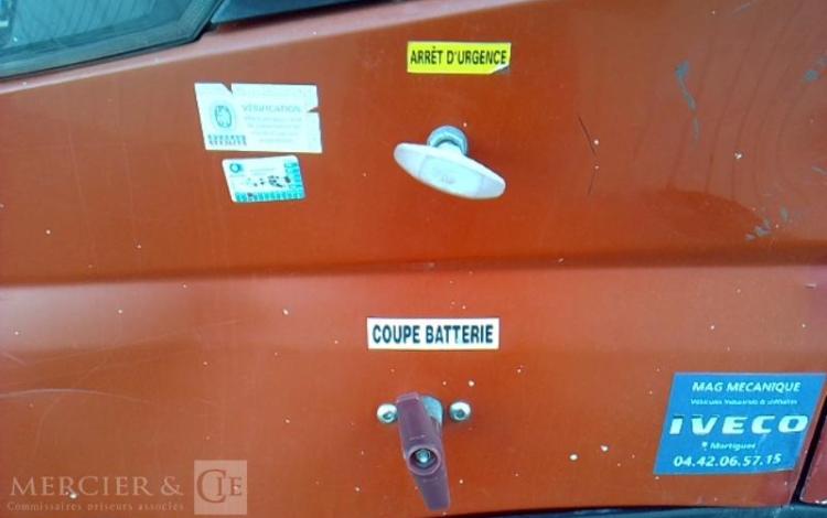IVECO 35-130 BENNE DOUBLE CABINE ROUGE EG-814-TB