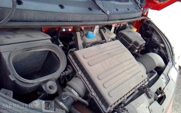 IVECO 35-130 BENNE DOUBLE CABINE ROUGE EG-814-TB